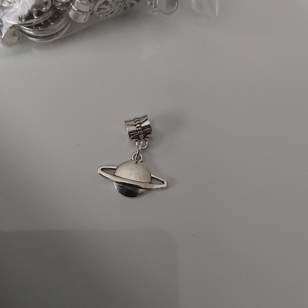 Saturn Charm Will FIT Pandora and other European Systems